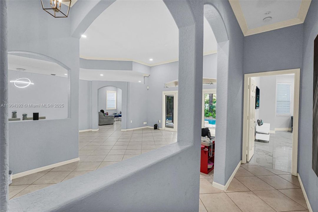 For Sale: $774,900 (4 beds, 3 baths, 2432 Square Feet)