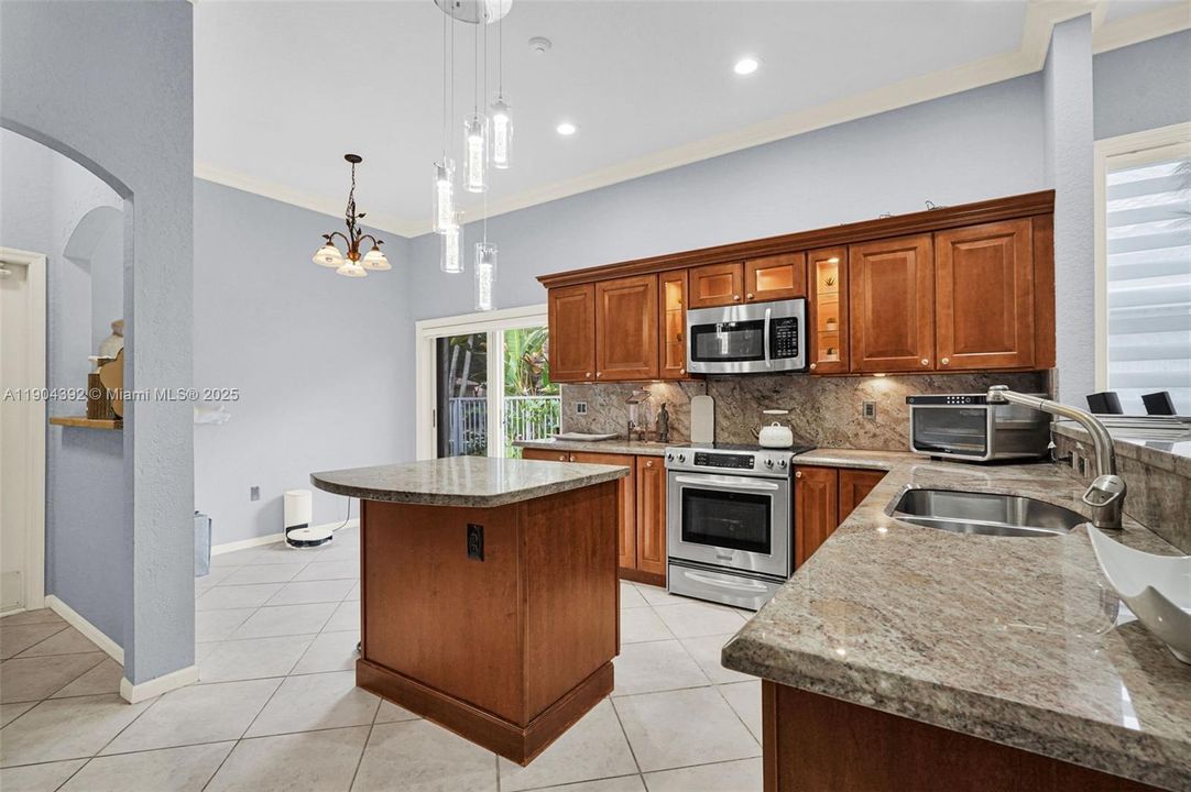 For Sale: $774,900 (4 beds, 3 baths, 2432 Square Feet)