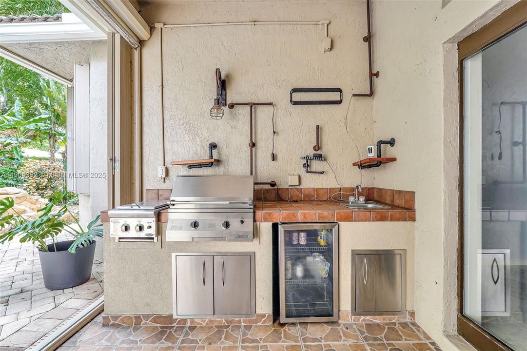 For Sale: $774,900 (4 beds, 3 baths, 2432 Square Feet)