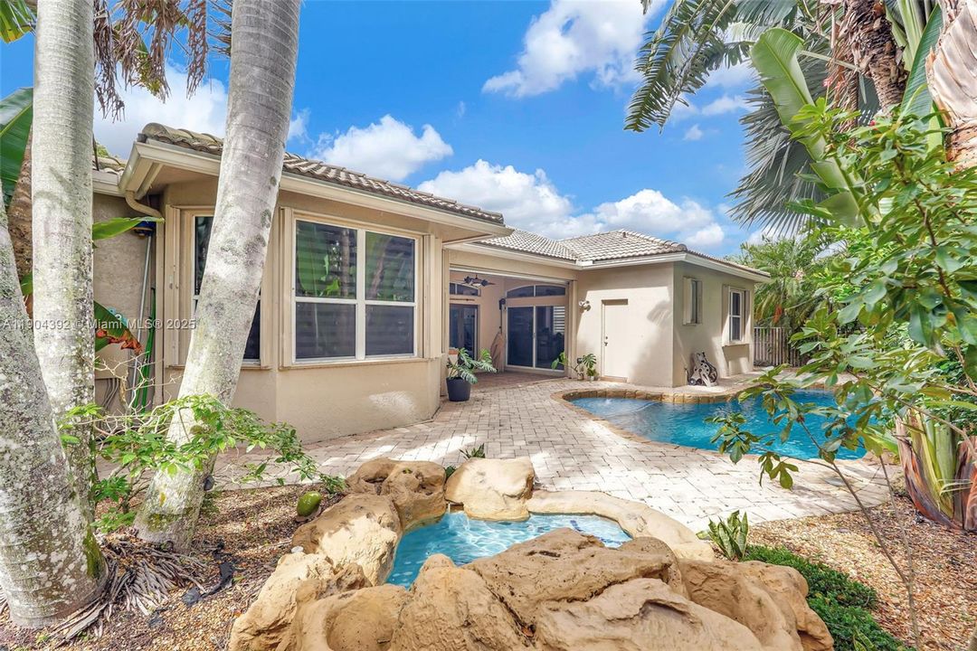 For Sale: $774,900 (4 beds, 3 baths, 2432 Square Feet)