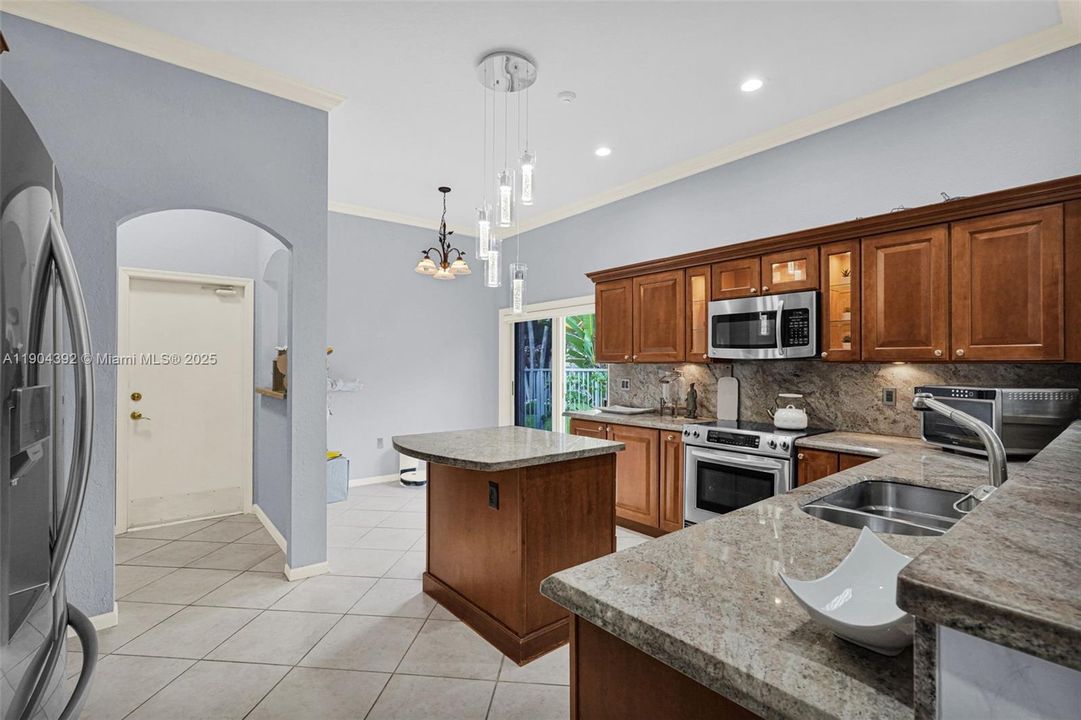 For Sale: $774,900 (4 beds, 3 baths, 2432 Square Feet)