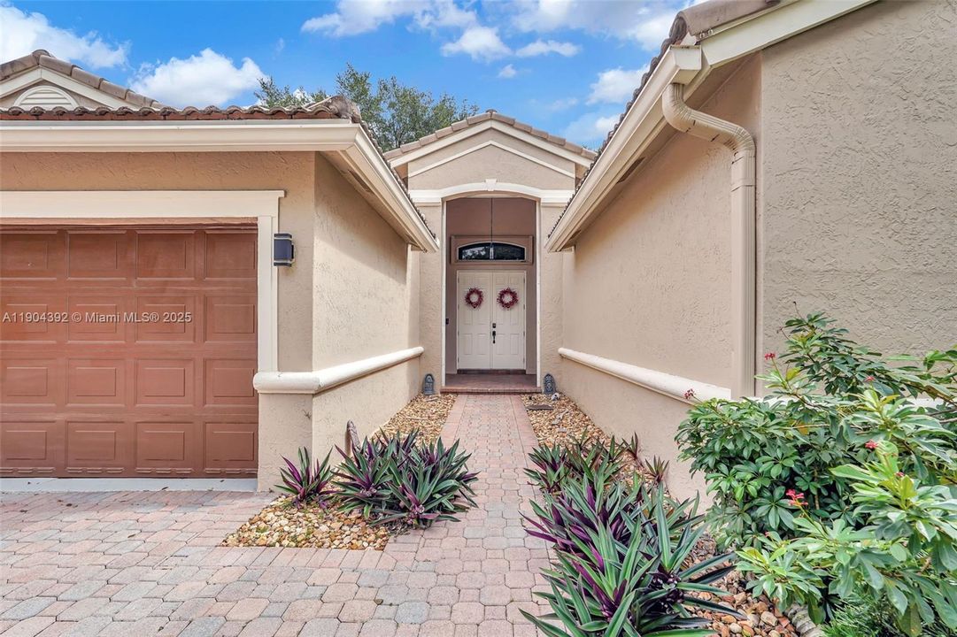 For Sale: $774,900 (4 beds, 3 baths, 2432 Square Feet)