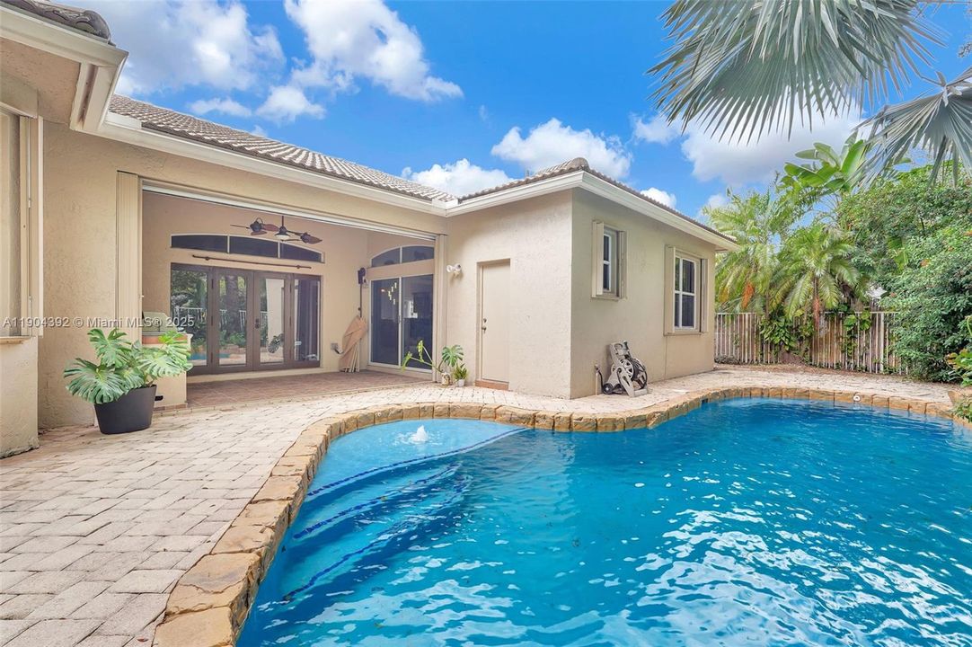 For Sale: $774,900 (4 beds, 3 baths, 2432 Square Feet)