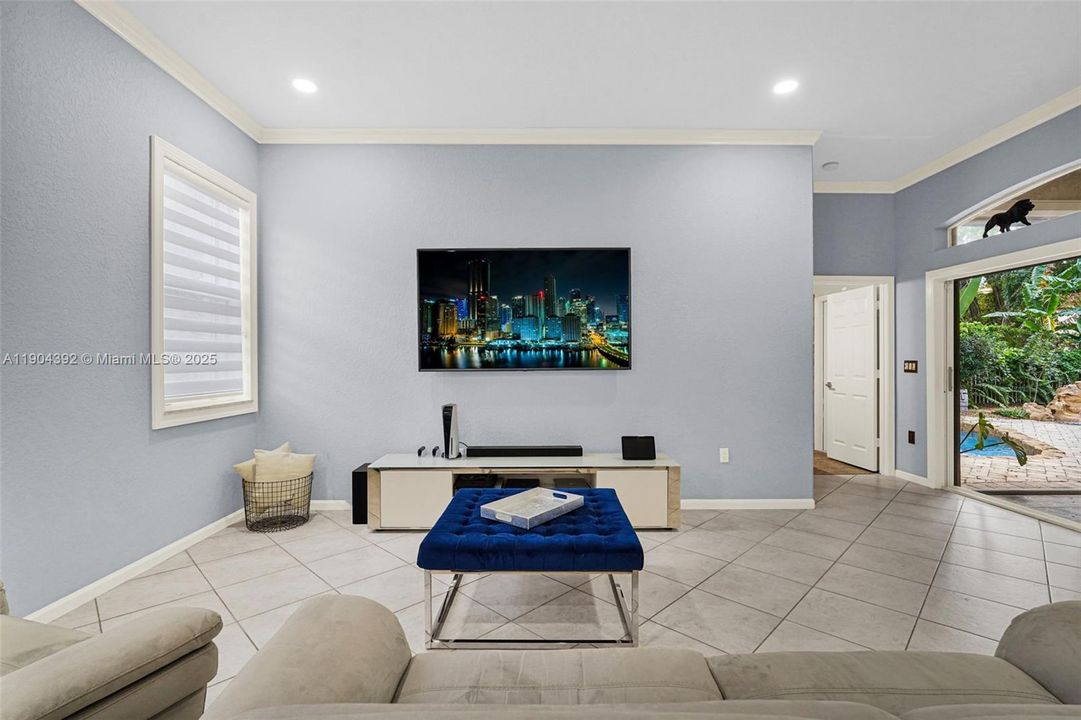 For Sale: $774,900 (4 beds, 3 baths, 2432 Square Feet)