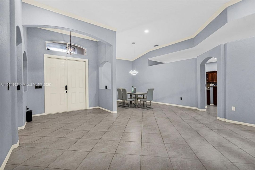 For Sale: $774,900 (4 beds, 3 baths, 2432 Square Feet)