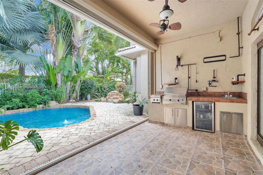 For Sale: $774,900 (4 beds, 3 baths, 2432 Square Feet)