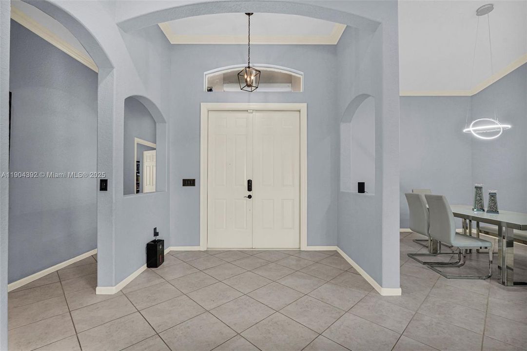 For Sale: $774,900 (4 beds, 3 baths, 2432 Square Feet)