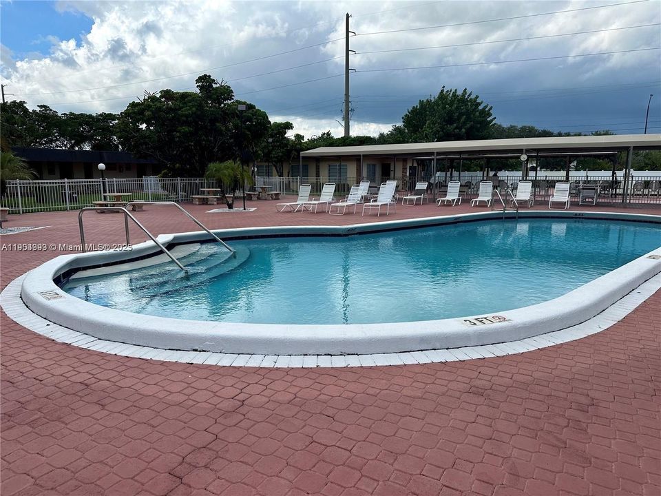 For Rent: $1,800 (2 beds, 2 baths, 1021 Square Feet)