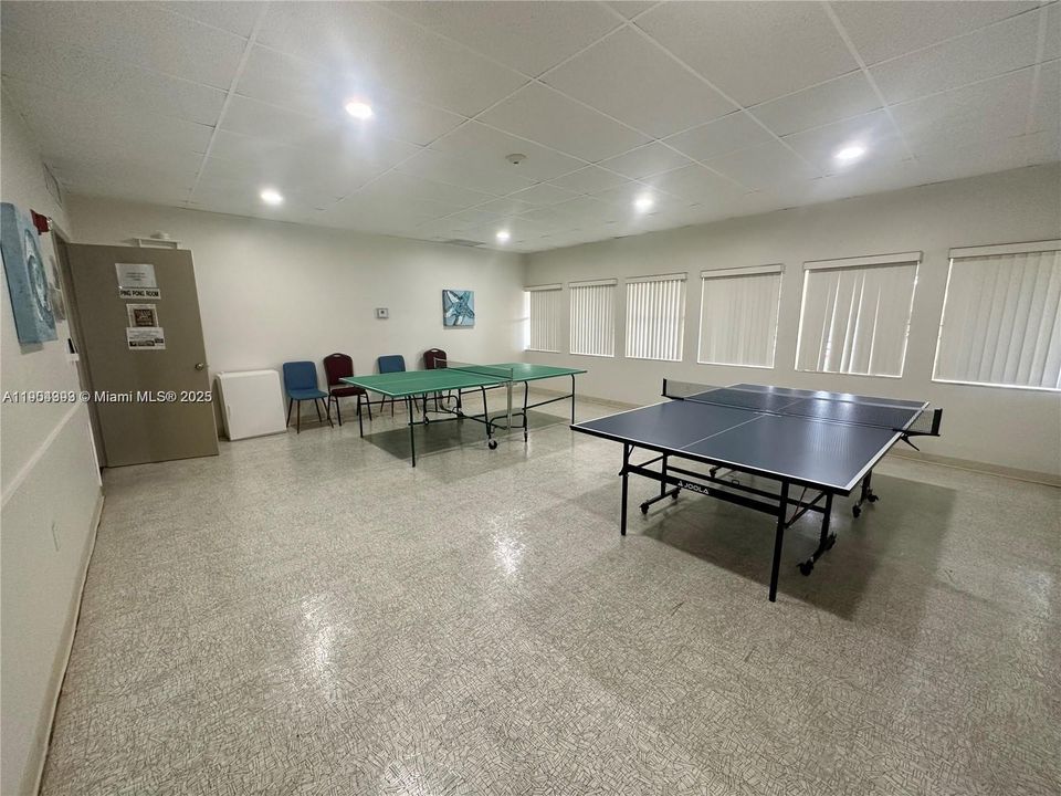 For Rent: $1,800 (2 beds, 2 baths, 1021 Square Feet)