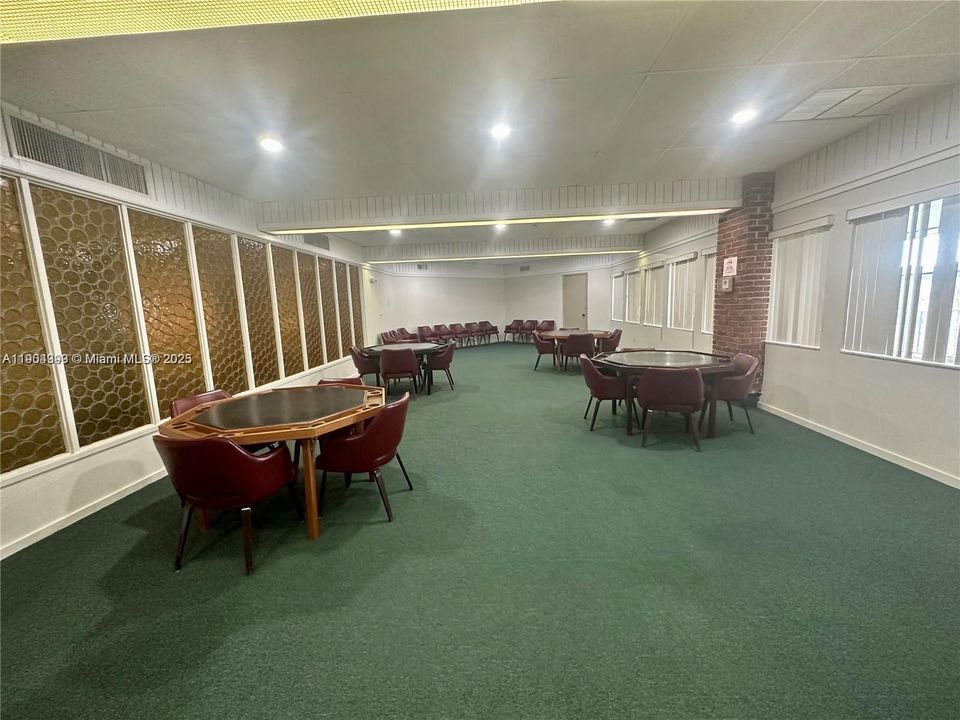 For Rent: $1,800 (2 beds, 2 baths, 1021 Square Feet)