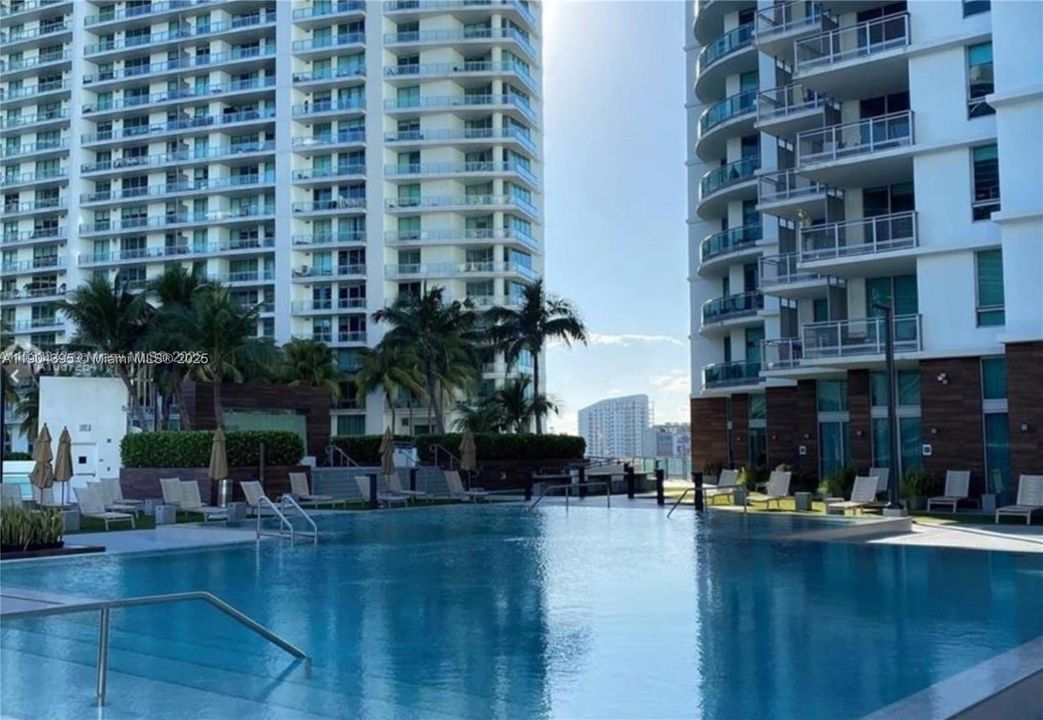 Recently Rented: $2,600 (1 beds, 1 baths, 768 Square Feet)