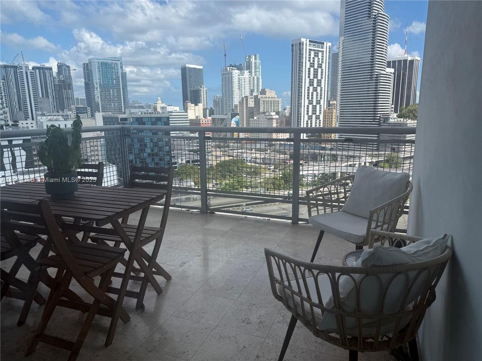 Recently Rented: $2,600 (1 beds, 1 baths, 768 Square Feet)