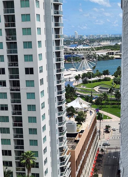 Recently Rented: $2,200 (1 beds, 1 baths, 651 Square Feet)