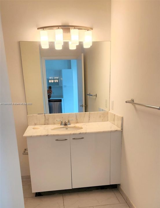 Recently Rented: $2,200 (1 beds, 1 baths, 651 Square Feet)