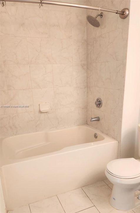 Recently Rented: $2,200 (1 beds, 1 baths, 651 Square Feet)