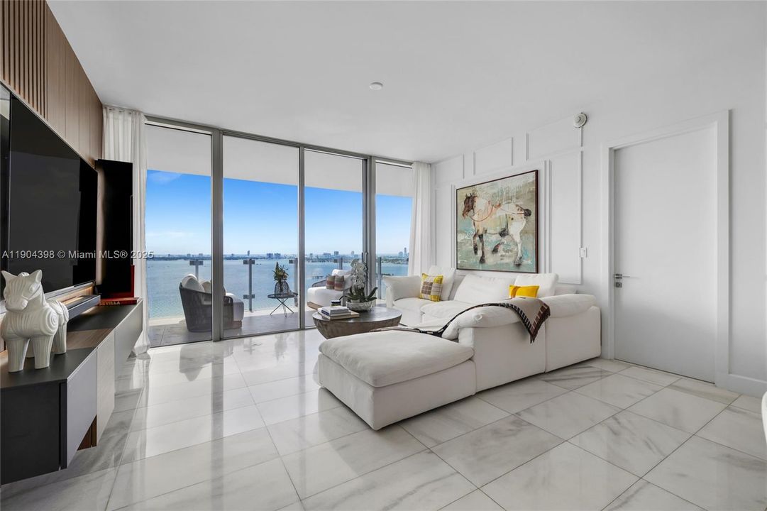 For Rent: $20,000 (3 beds, 3 baths, 2141 Square Feet)