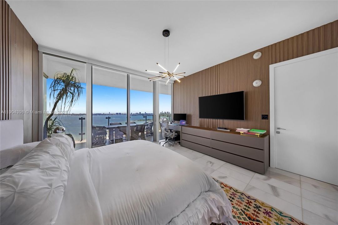 For Rent: $20,000 (3 beds, 3 baths, 2141 Square Feet)