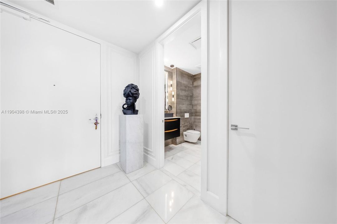 For Rent: $20,000 (3 beds, 3 baths, 2141 Square Feet)