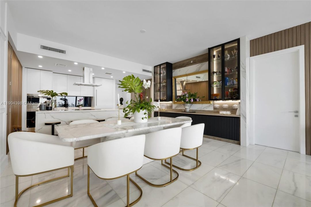 For Rent: $20,000 (3 beds, 3 baths, 2141 Square Feet)