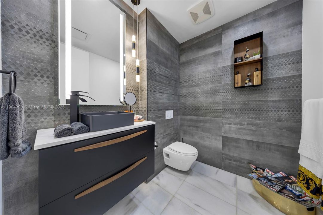 For Rent: $20,000 (3 beds, 3 baths, 2141 Square Feet)