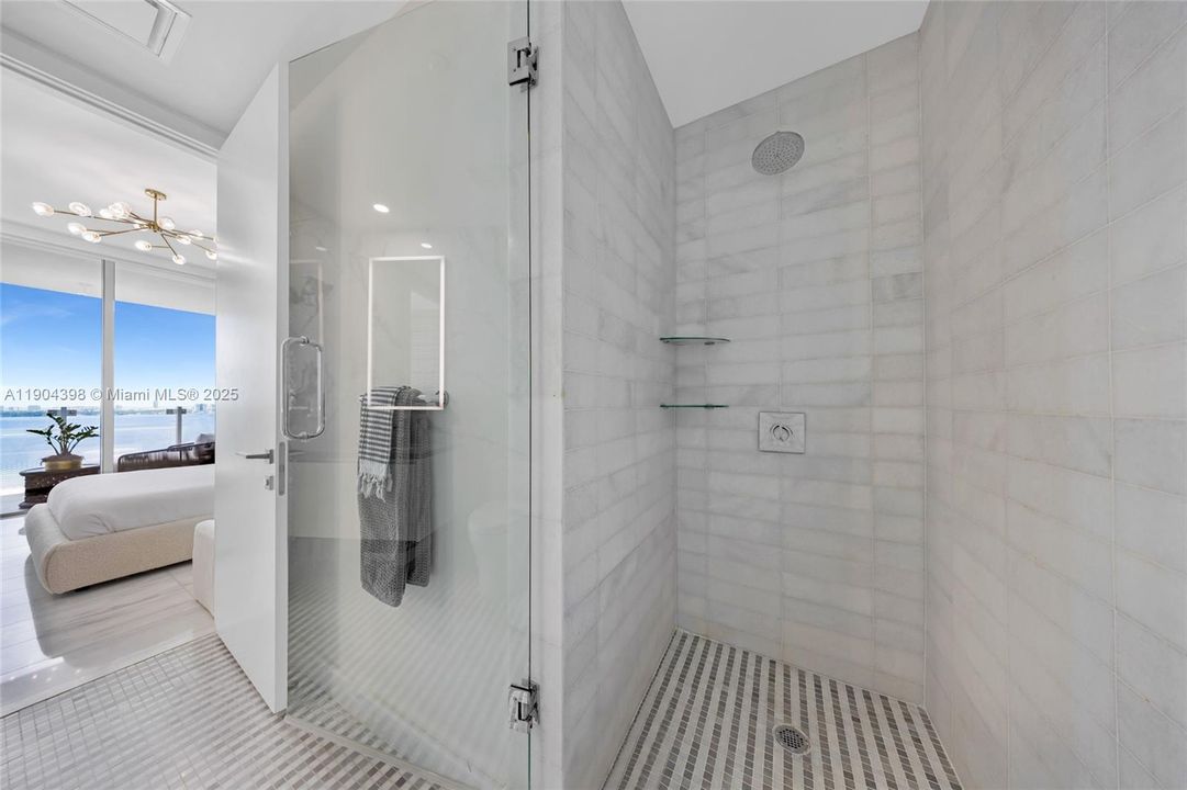 For Rent: $20,000 (3 beds, 3 baths, 2141 Square Feet)