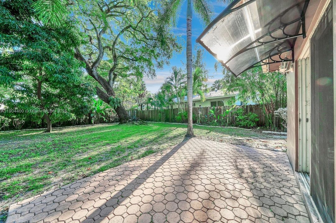 Recently Rented: $3,000 (3 beds, 2 baths, 2097 Square Feet)