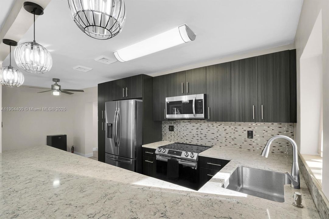 Recently Rented: $3,000 (3 beds, 2 baths, 2097 Square Feet)