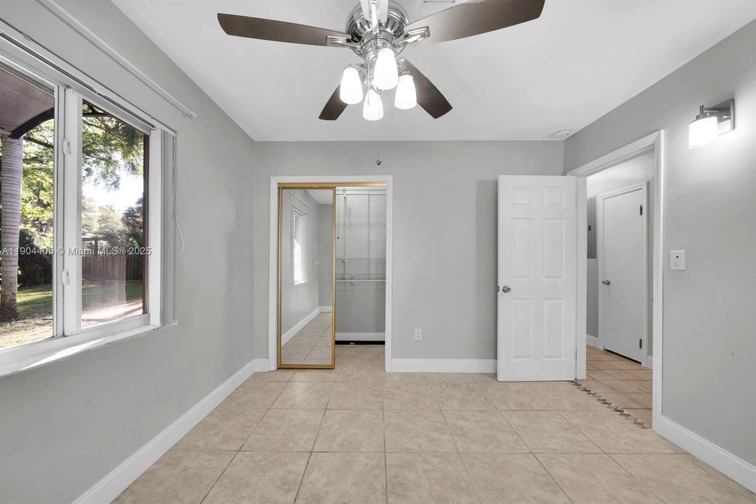 Recently Rented: $3,000 (3 beds, 2 baths, 2097 Square Feet)