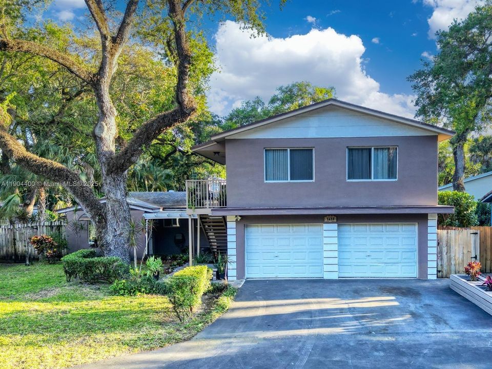 Recently Rented: $3,000 (3 beds, 2 baths, 2097 Square Feet)