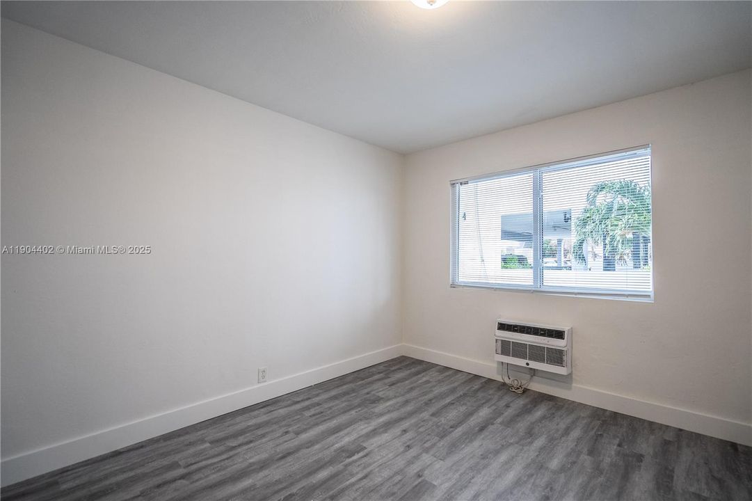 Recently Rented: $1,800 (1 beds, 1 baths, 990 Square Feet)