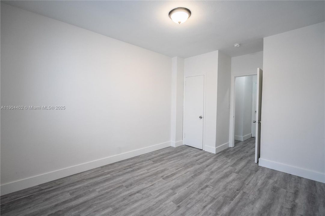 Recently Rented: $1,800 (1 beds, 1 baths, 990 Square Feet)