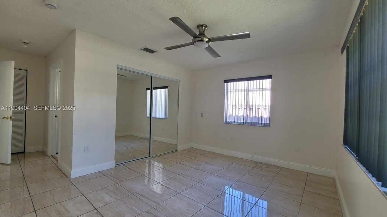 For Sale: $550,000 (3 beds, 2 baths, 1205 Square Feet)