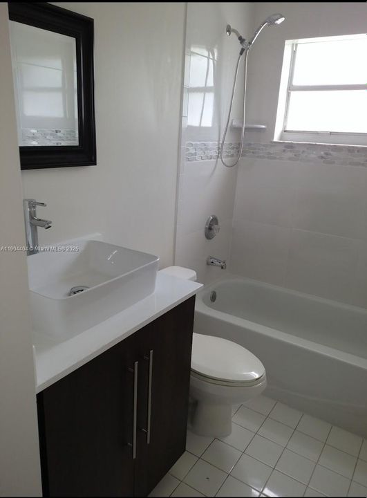 For Sale: $550,000 (3 beds, 2 baths, 1205 Square Feet)