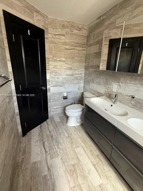 For Rent: $5,500 (3 beds, 3 baths, 2411 Square Feet)