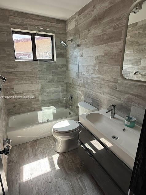 For Rent: $5,500 (3 beds, 3 baths, 2411 Square Feet)