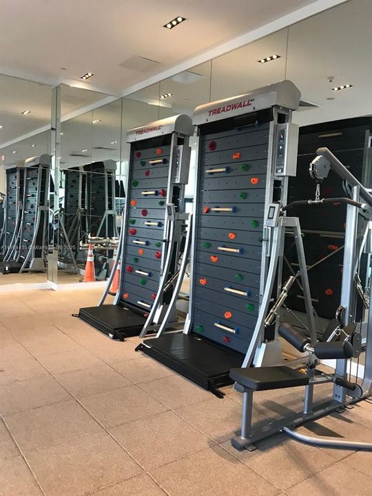 待售: $550,000 (2 贝兹, 2 浴室, 1018 平方英尺)