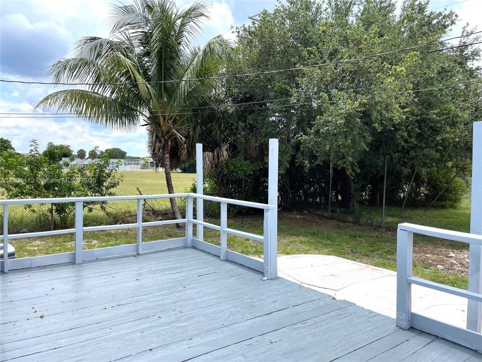 Recently Rented: $2,700 (3 beds, 2 baths, 1056 Square Feet)