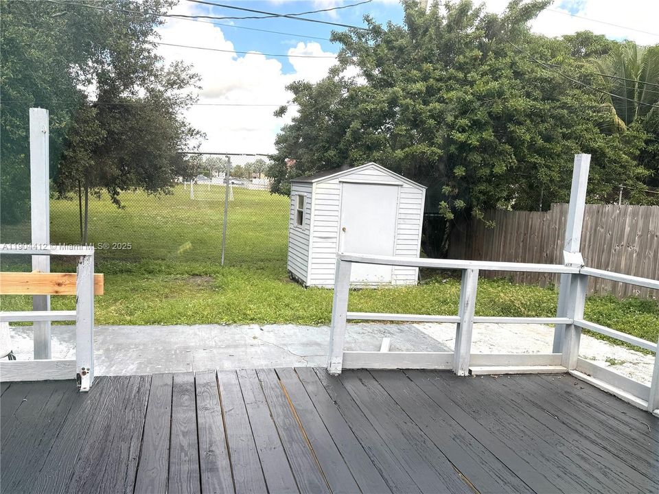 Recently Rented: $2,700 (3 beds, 2 baths, 1056 Square Feet)