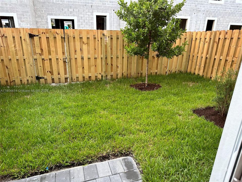 For Rent: $3,950 (3 beds, 2 baths, 1508 Square Feet)