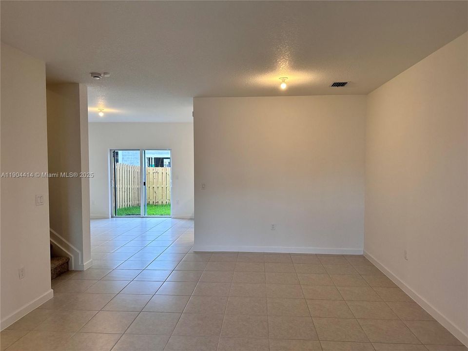 For Rent: $3,950 (3 beds, 2 baths, 1508 Square Feet)