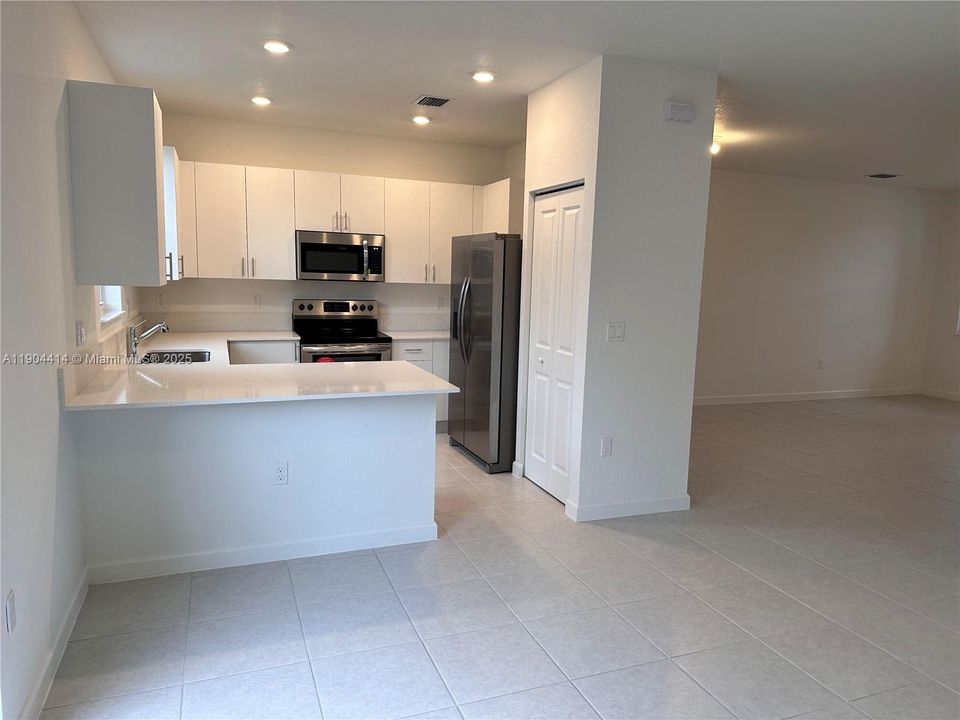 For Rent: $3,950 (3 beds, 2 baths, 1508 Square Feet)