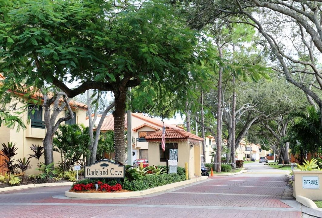 For Sale: $457,000 (2 beds, 2 baths, 1152 Square Feet)