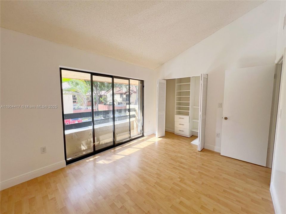 For Sale: $457,000 (2 beds, 2 baths, 1152 Square Feet)