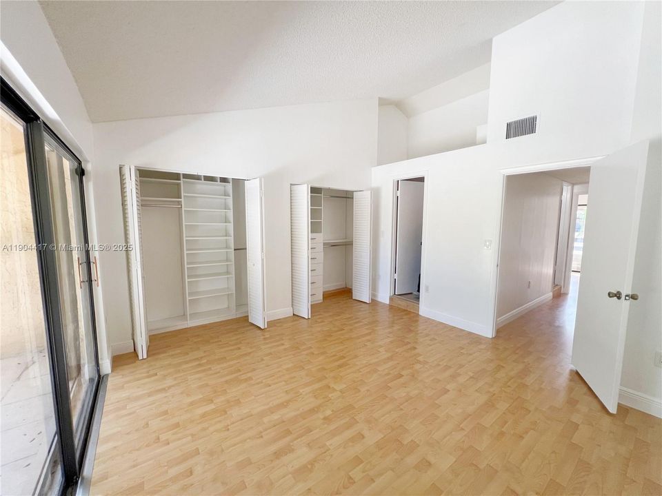 For Sale: $457,000 (2 beds, 2 baths, 1152 Square Feet)