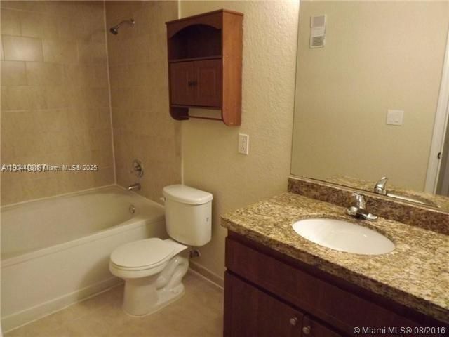 Active With Contract: $1,800 (1 beds, 1 baths, 586 Square Feet)