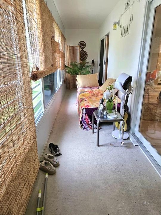 For Sale: $135,000 (1 beds, 1 baths, 810 Square Feet)