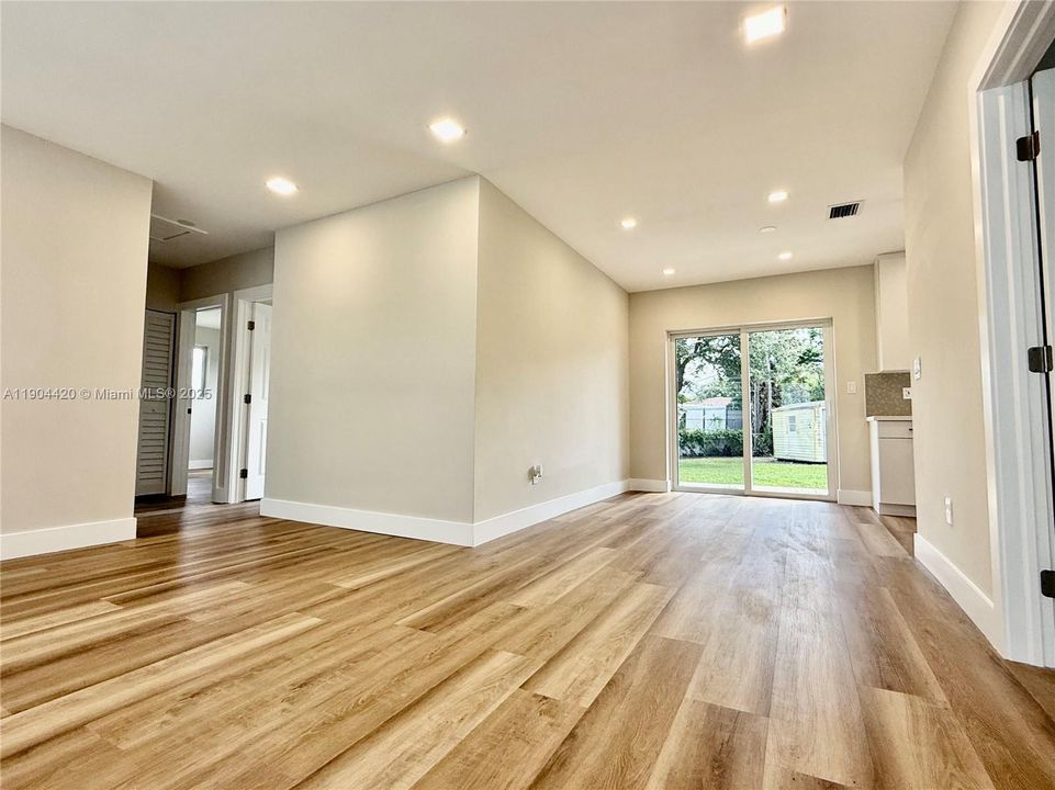 For Sale: $548,900 (4 beds, 2 baths, 1200 Square Feet)