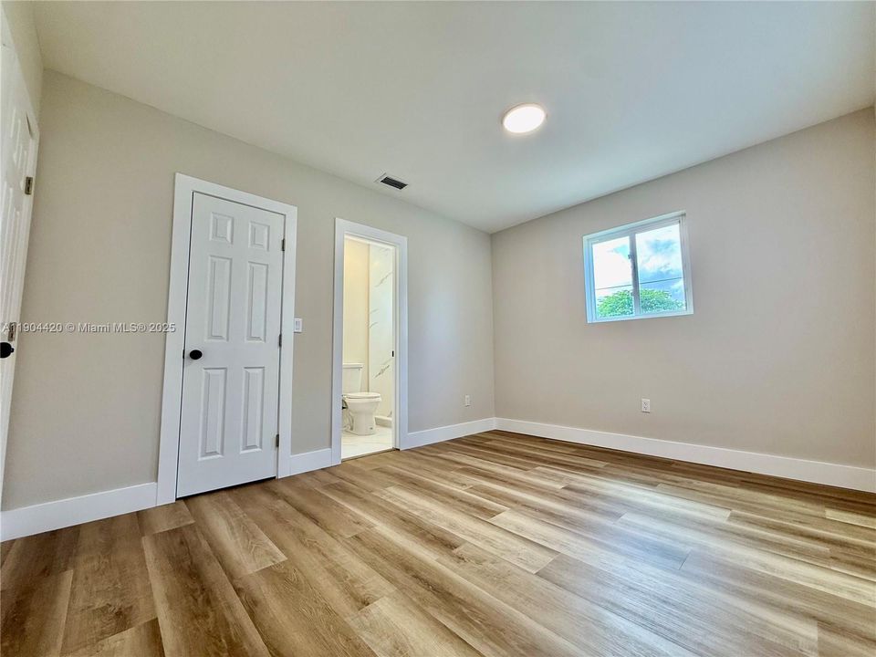 For Sale: $548,900 (4 beds, 2 baths, 1200 Square Feet)