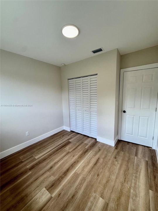 For Sale: $548,900 (4 beds, 2 baths, 1200 Square Feet)