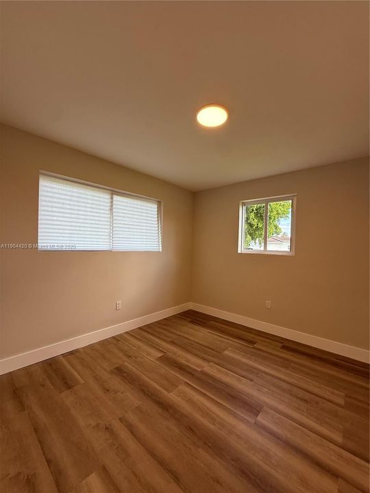 For Sale: $548,900 (4 beds, 2 baths, 1200 Square Feet)